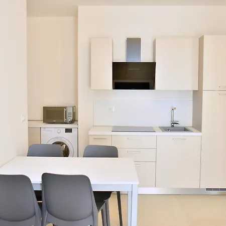 Ashanti Wellness&spa شقة فندقية بيبيوني