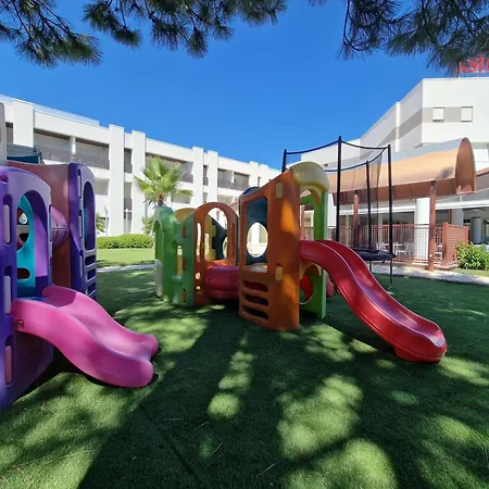 Ξενοδοχείο με διαμερίσματα Ashanti Wellness&spa 3*