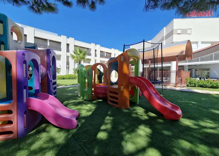 Ξενοδοχείο με διαμερίσματα Ashanti Wellness&spa 3*